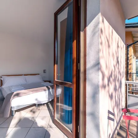 מלון דירות Alessandra צ'סנטיקו