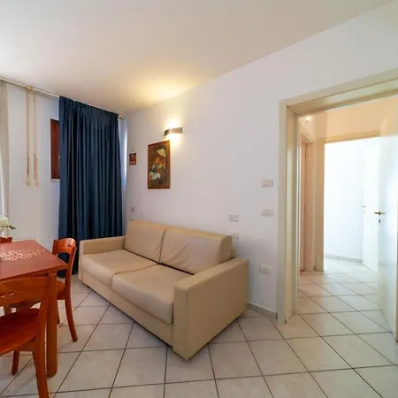 Alessandra מלון דירות