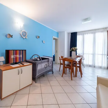 Alessandra מלון דירות 4*