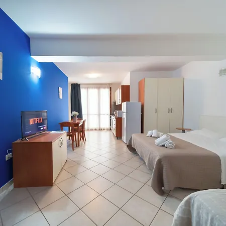 Alessandra מלון דירות