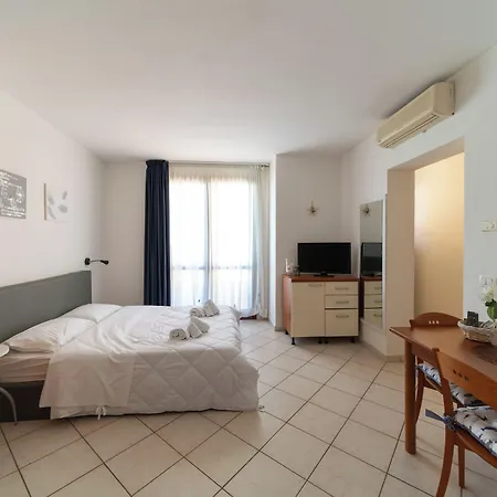 מלון דירות Alessandra